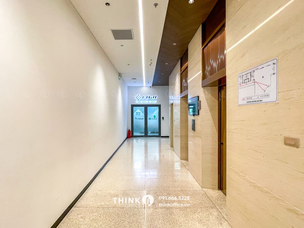 Sảnh thang máy hiện đại tại toà nhà Hồng Hà Nutrition Tower