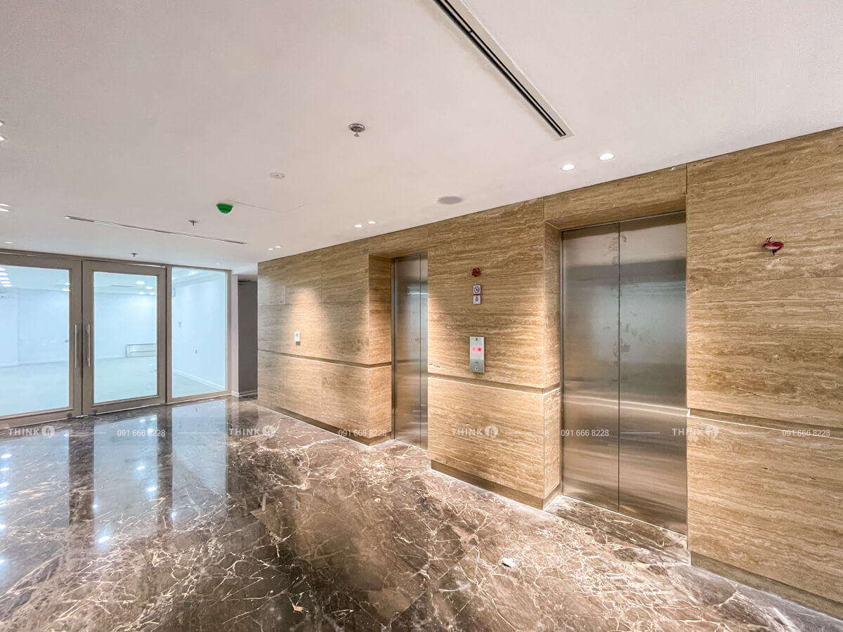 Thang máy sảnh toà nhà 10 Nguyễn Biểu Building