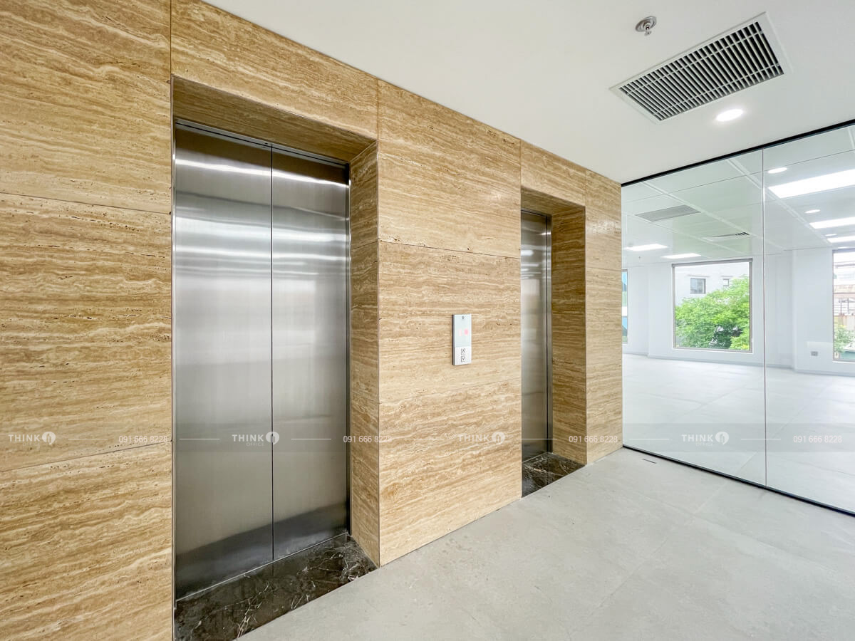 Thang máy văn phòng toà nhà 10 Nguyễn Biểu Building